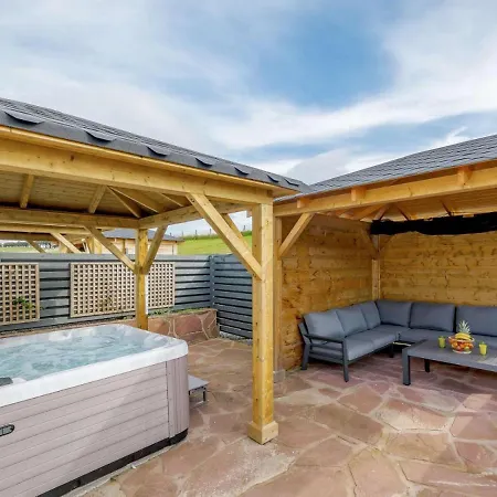 Westertonhill Lodge 4 Newbuild With Hot Tub Option Balloch Exterior photo