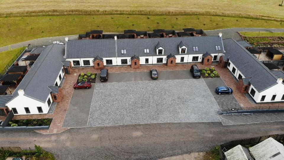 Westertonhill 4 Newbuild With Hot Tub Option Holiday home Balloch