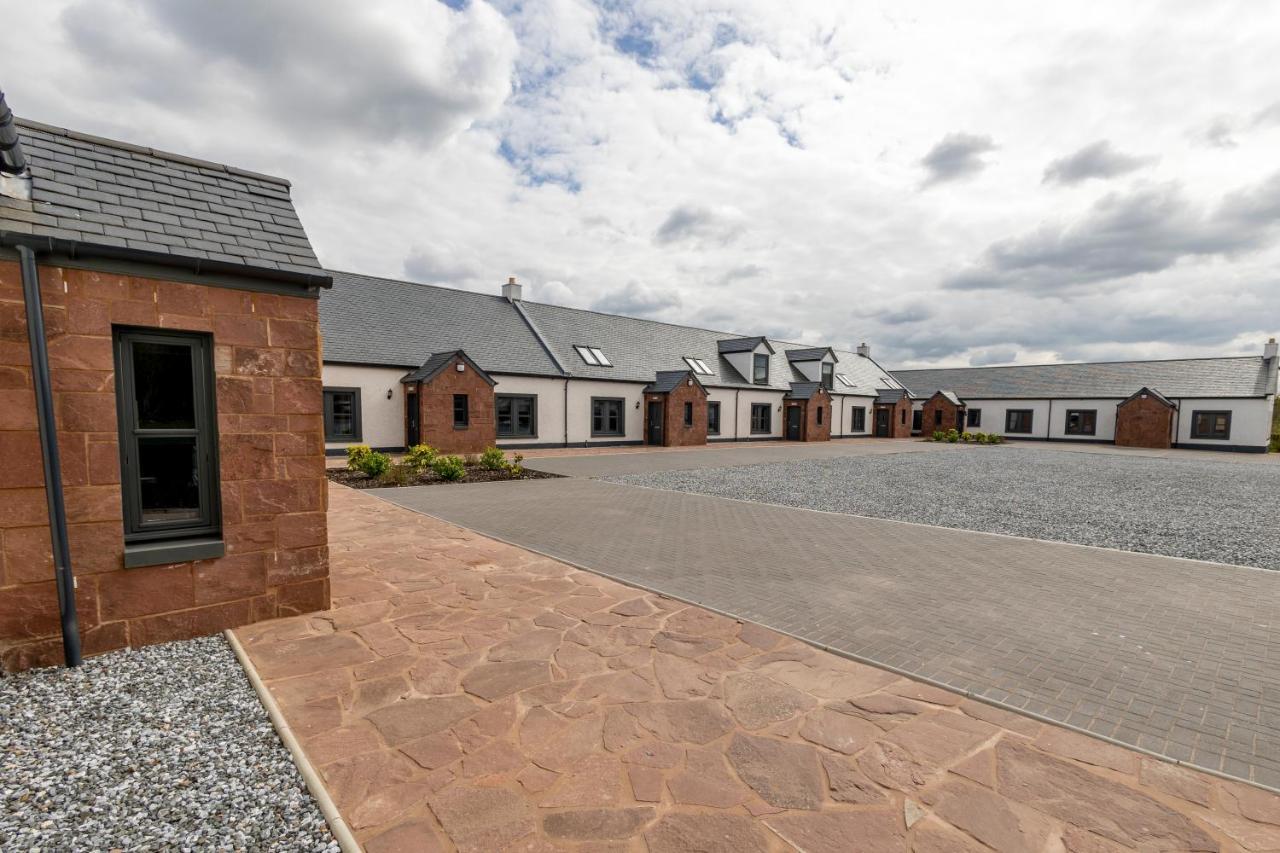 Westertonhill 4 Newbuild With Hot Tub Option Holiday home Balloch